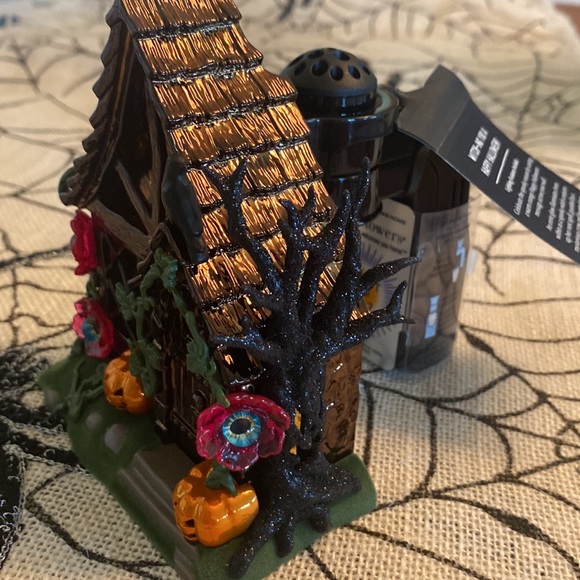 Bath and BodyWorks Witches Cottage Fragrance Plug-In - Picture 6 of 8